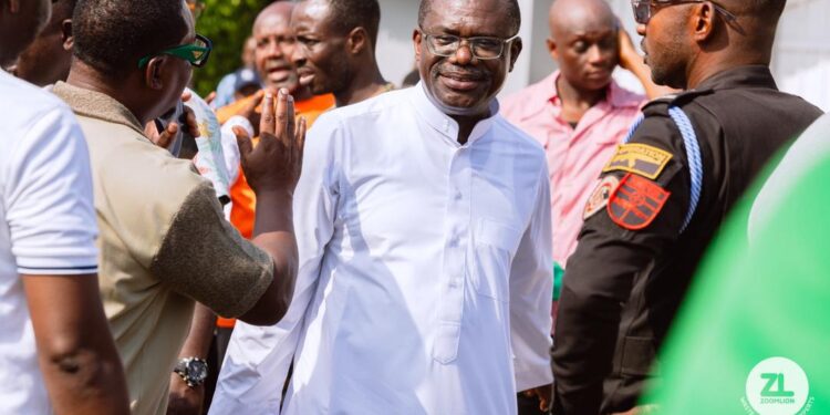 Jospong Group chairman gifts new year food items, cash to over 5,000 Ghanaians