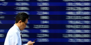 Asian Trump Korea Gold dollar