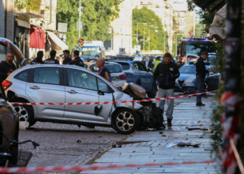 knife-wielding driver